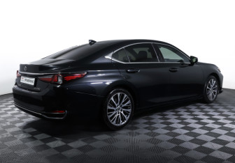 Подержанный автомобиль Lexus ES 2020 года (5 фото)