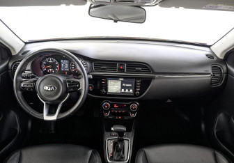 Подержанный автомобиль Kia Rio Sedan 2017 года (14 фото)
