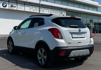 Подержанный автомобиль Opel Mokka 2013 года (7 фото)