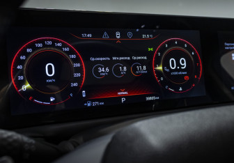 Подержанный автомобиль Exeed TXL 2022 года (13 фото)