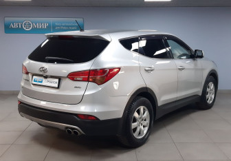 Подержанный автомобиль Hyundai Santa Fe 2013 года (5 фото)
