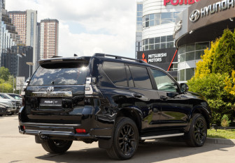Подержанный автомобиль Toyota Land Cruiser Prado 2021 года (4 фото)