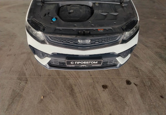 Подержанный автомобиль Geely Tugella 2022 года (9 фото)