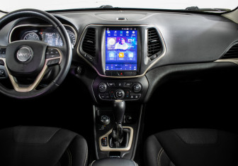 Подержанный автомобиль Jeep Cherokee 2014 года (11 фото)