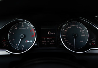 Подержанный автомобиль Audi S5 Coupe 2012 года (10 фото)