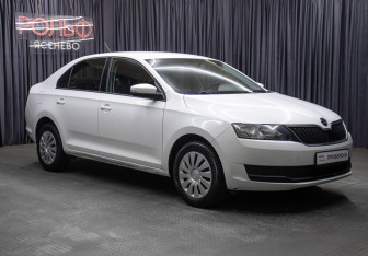 Подержанный автомобиль Skoda Rapid Liftback 2017 года (3 фото)