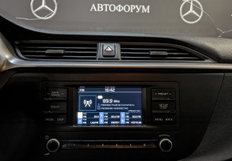 Подержанный автомобиль Kia Rio Hatchback 2021 года (17 фото)