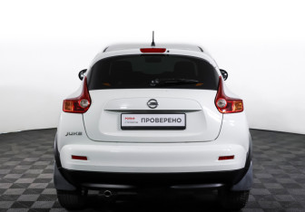 Подержанный автомобиль Nissan Juke 2013 года (6 фото)