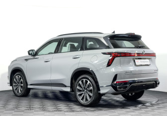 Подержанный автомобиль Changan CS75PLUS 2024 года (7 фото)