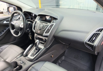 Подержанный автомобиль Ford Focus Hatchback 2013 года (10 фото)