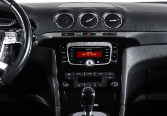 Подержанный автомобиль Ford S-MAX 2012 года (14 фото)