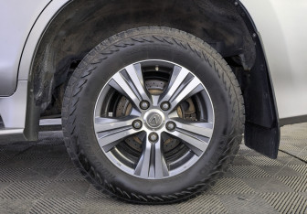 Подержанный автомобиль Lexus LX 2019 года (12 фото)