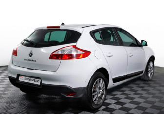 Подержанный автомобиль Renault Megane Hatchback 2012 года (5 фото)