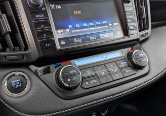 Подержанный автомобиль Toyota RAV4 2019 года (25 фото)