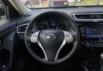 Подержанный автомобиль Nissan X-Trail 2016 года (15 фото)