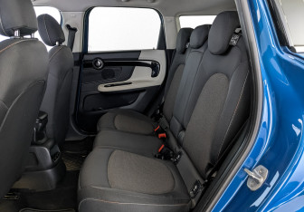 Подержанный автомобиль MINI Countryman 2020 года (18 фото)
