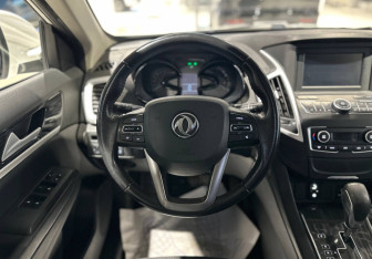 Подержанный автомобиль DongFeng AX7 2018 года (6 фото)