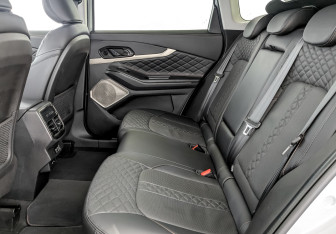 Подержанный автомобиль Exeed TXL 2023 года (12 фото)