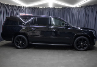 Подержанный автомобиль Cadillac Escalade Suv 2015 года (4 фото)