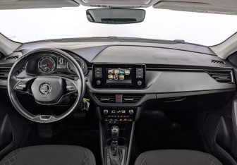 Подержанный автомобиль Skoda Rapid Liftback 2022 года (14 фото)