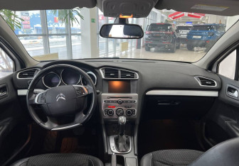 Подержанный автомобиль Citroen C4 Sedan 2017 года (18 фото)