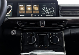 Подержанный автомобиль Exeed VX 2023 года (17 фото)