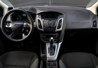 Подержанный автомобиль Ford Focus Hatchback 2012 года (11 фото)