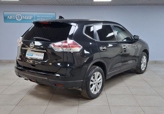 Подержанный автомобиль Nissan X-Trail 2017 года (5 фото)