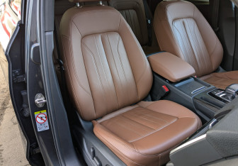 Подержанный автомобиль Audi Q5 2021 года (22 фото)