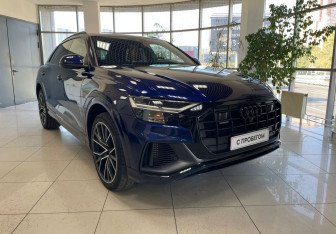 Подержанный автомобиль Audi Q8 2022 года (3 фото)