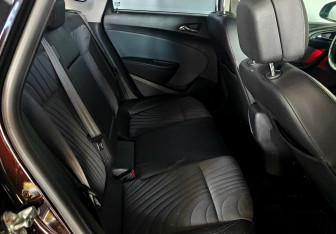 Подержанный автомобиль Opel Astra Sedan 2014 года (10 фото)