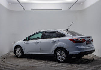 Подержанный автомобиль Ford Focus Sedan 2014 года (7 фото)
