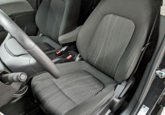 Подержанный автомобиль Chevrolet Aveo Sedan 2015 года (14 фото)