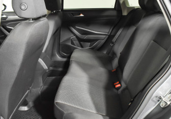 Подержанный автомобиль Volkswagen Jetta Sedan 2020 года (18 фото)