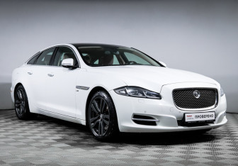Подержанный автомобиль Jaguar XJ 2013 года (3 фото)