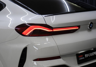Подержанный автомобиль BMW X6 2020 года (27 фото)