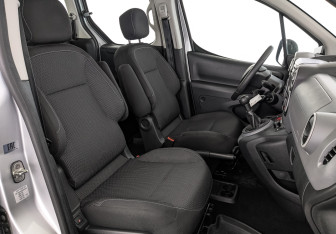 Подержанный автомобиль Peugeot Partner 2021 года (24 фото)