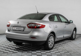 Подержанный автомобиль Renault Fluence 2013 года (5 фото)