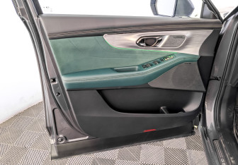 Подержанный автомобиль GAC GS8 2025 года (19 фото)