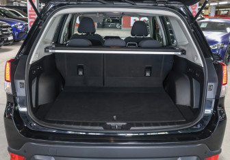 Подержанный автомобиль Subaru Forester Suv 2020 года (10 фото)