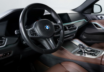 Подержанный автомобиль BMW X6 2020 года (14 фото)