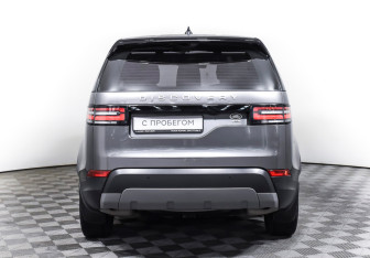 Подержанный автомобиль Land Rover Discovery 2017 года (8 фото)
