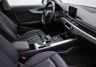 Подержанный автомобиль Audi A4 Sedan 2018 года (9 фото)