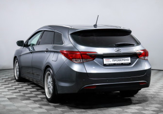 Подержанный автомобиль Hyundai i40 Wagon 2014 года (7 фото)