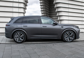 Подержанный автомобиль LiXiang L7 2023 года (4 фото)