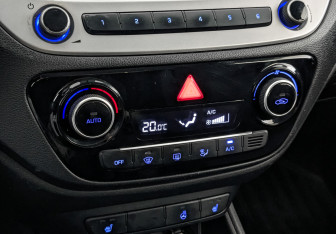 Подержанный автомобиль Hyundai Solaris Sedan 2018 года (21 фото)