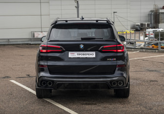 Подержанный автомобиль BMW X5 2022 года (9 фото)