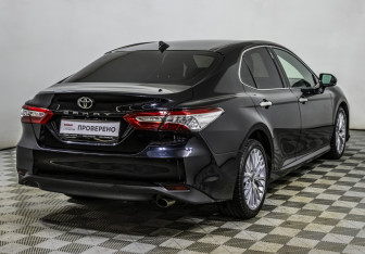 Подержанный автомобиль Toyota Camry Sedan 2020 года (5 фото)