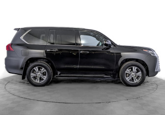 Подержанный автомобиль Lexus LX 2020 года (4 фото)