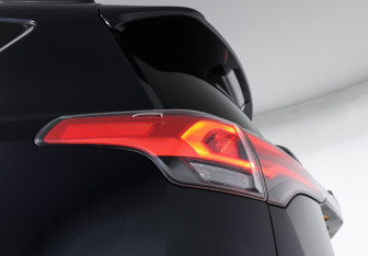 Подержанный автомобиль Toyota RAV4 2018 года (21 фото)